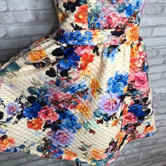 Dainty Hooligan floral summer dress, Medium - Picture 4 of 8